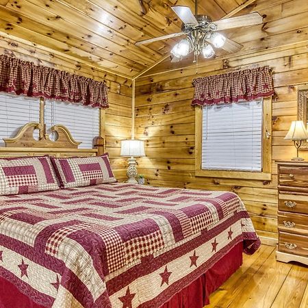 Romantic Retreat ガトリンバーグ エクステリア 写真