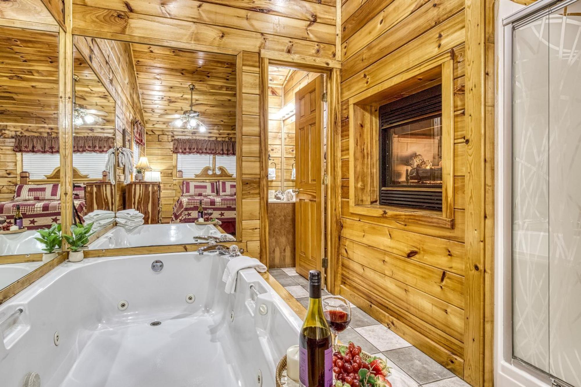 Romantic Retreat ガトリンバーグ エクステリア 写真